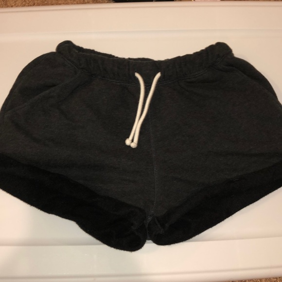 🌻H&M shorts bundle - Picture 7 of 8